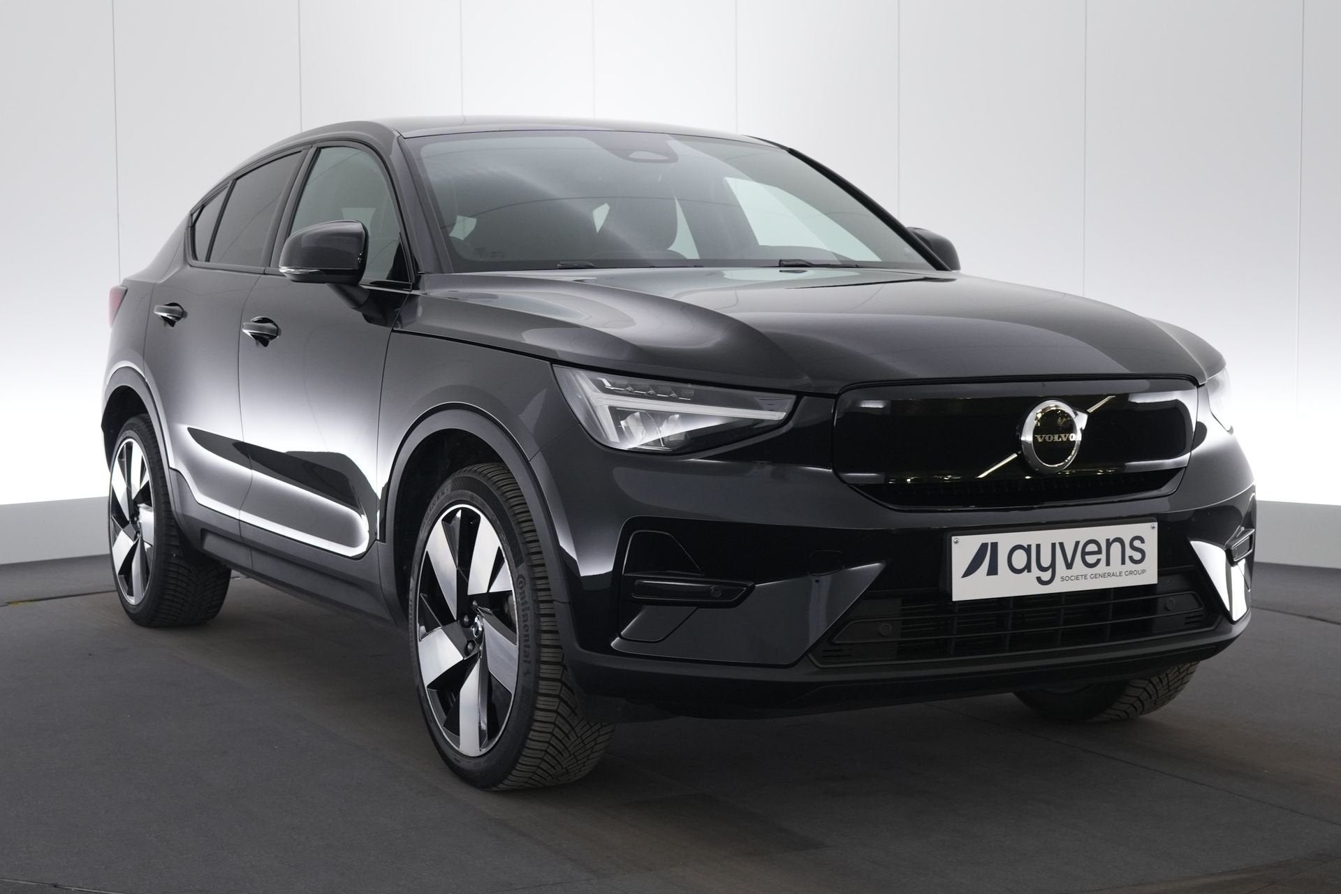 (2DHJ435) VOLVO C40, https://public.car-pass.be/vhr/eaad6d4c-775b-403b-8d04-ca84e26cfa5b, Gebruikt, Alcantara, 67 kWh