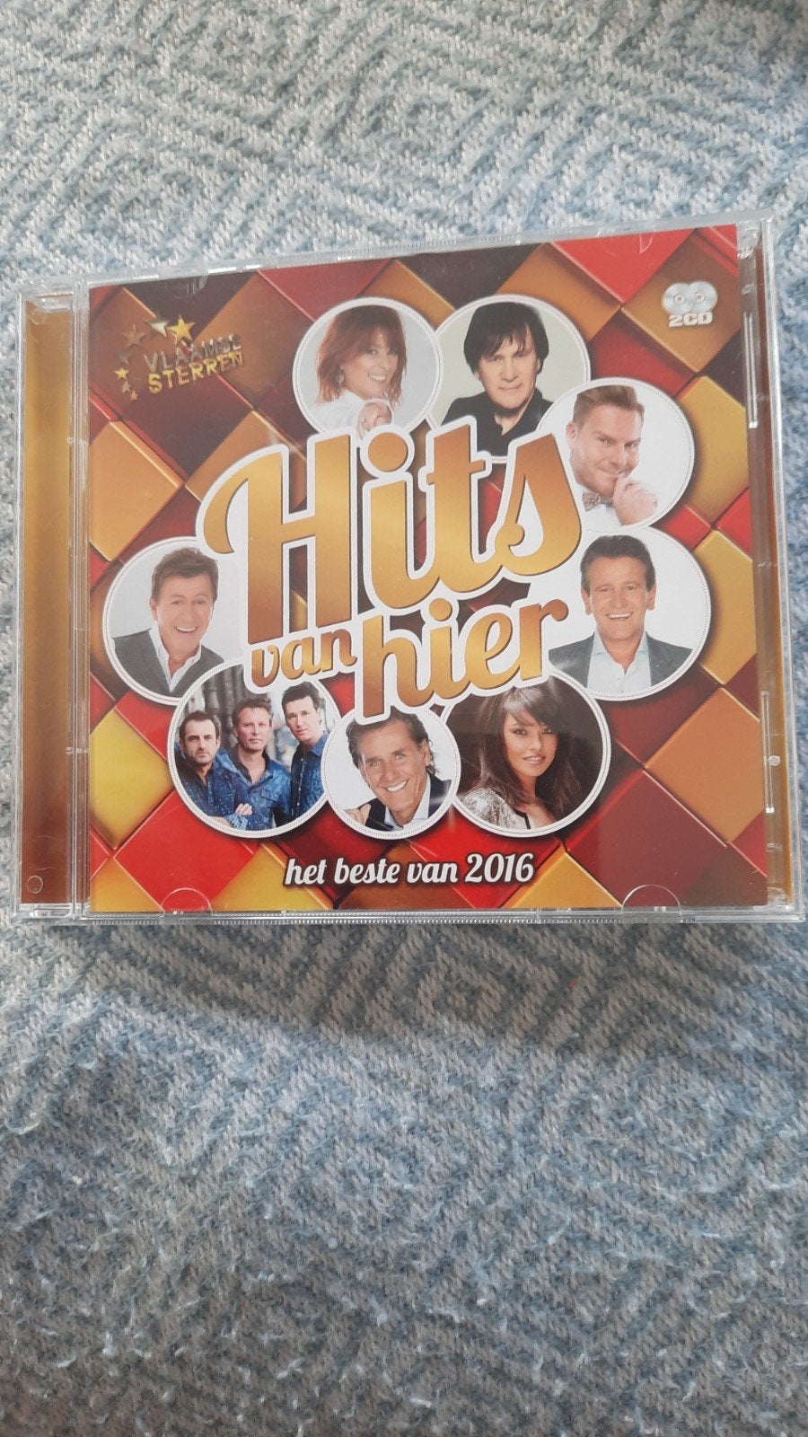 HITS VAN HIER 2016 (2cd), Cd's en Dvd's, Ophalen of Verzenden, Zo goed als nieuw, Nederlandstalig, Verzamelalbum