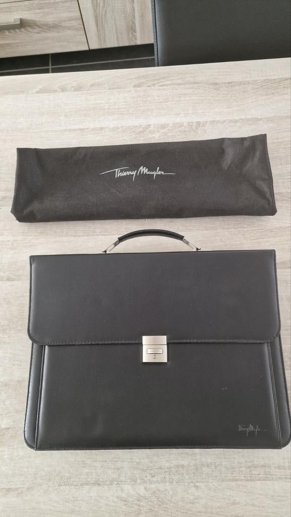 Thierry Mugler aktetas, Handtassen en Accessoires, Zwart, Nieuw, Leer, Ophalen