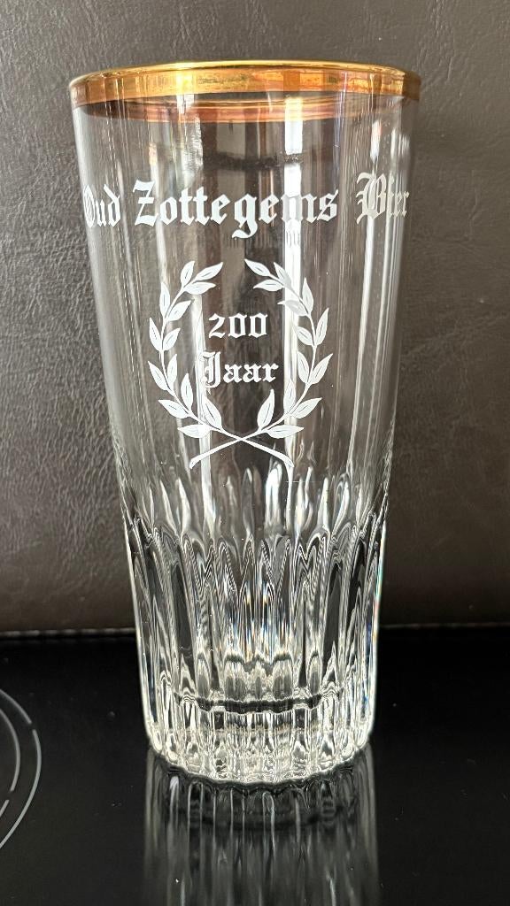 Bière Oud Zottegems - 200 ans de verre à bière, Enlèvement ou Envoi, Comme neuf, Verre ou Verres, Autres marques