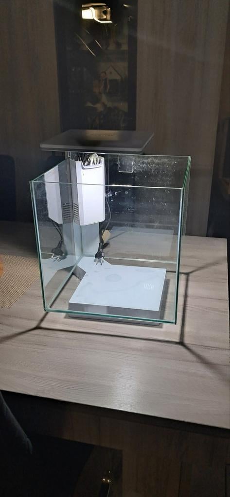 ​️ SuperFish QUBIQ 30 PRO Aquarium – Zo goed als nieuw!, Dieren en Toebehoren, Ophalen, Gebruikt, Leeg aquarium, Verwarming