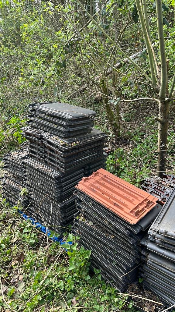 Lot de tuiles noir (erlus ), Tuiles, 10 à 15 m², Comme neuf, Enlèvement