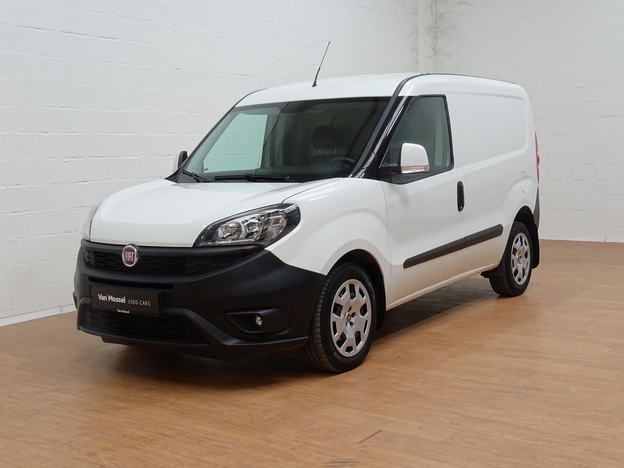 Fiat Doblò Cargo 1.6 Multijet SX+airco+apple car play, Autos, Achat, 90 ch, 4 portes, Entreprise