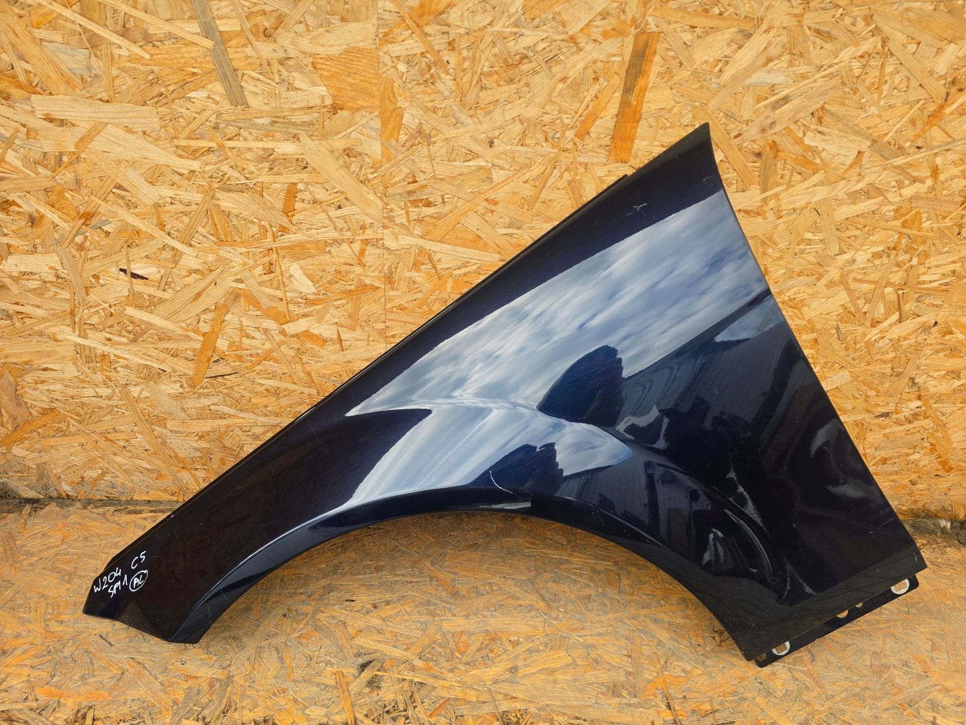Vitre lat rale gauche Mercedes Classe C W204 W204, Mercedes-Benz AG, Mercedes-Benz, Utilisé, Mercedesstrasse 120
70372  Stuttgart, DE