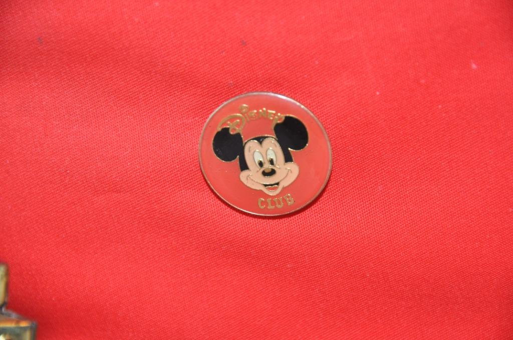 pin's disney club mickey (x2005), Enlèvement ou Envoi, Comme neuf, Autres sujets/thèmes, Insigne ou Pin's