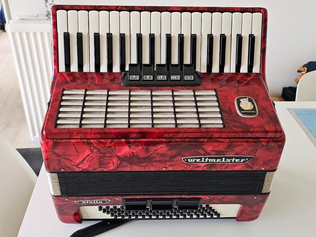 Stella weltmeister Accordion Weltmeister Stella - 80 bass, Muziek en Instrumenten, Ophalen, Weltmeister, Met koffer