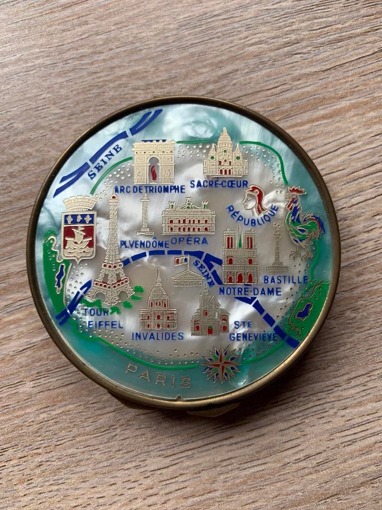 Ancien poudrier souvenir de Paris Années 50/60