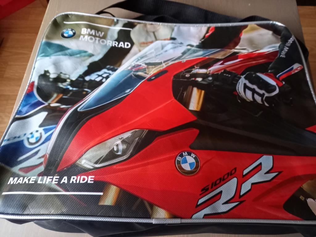 EST-CE UNE BMW ? ? ?, Enlèvement ou Envoi