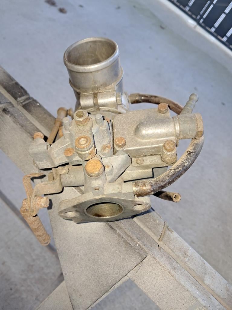 Carburateur voor trabant oldtimer, Enlèvement