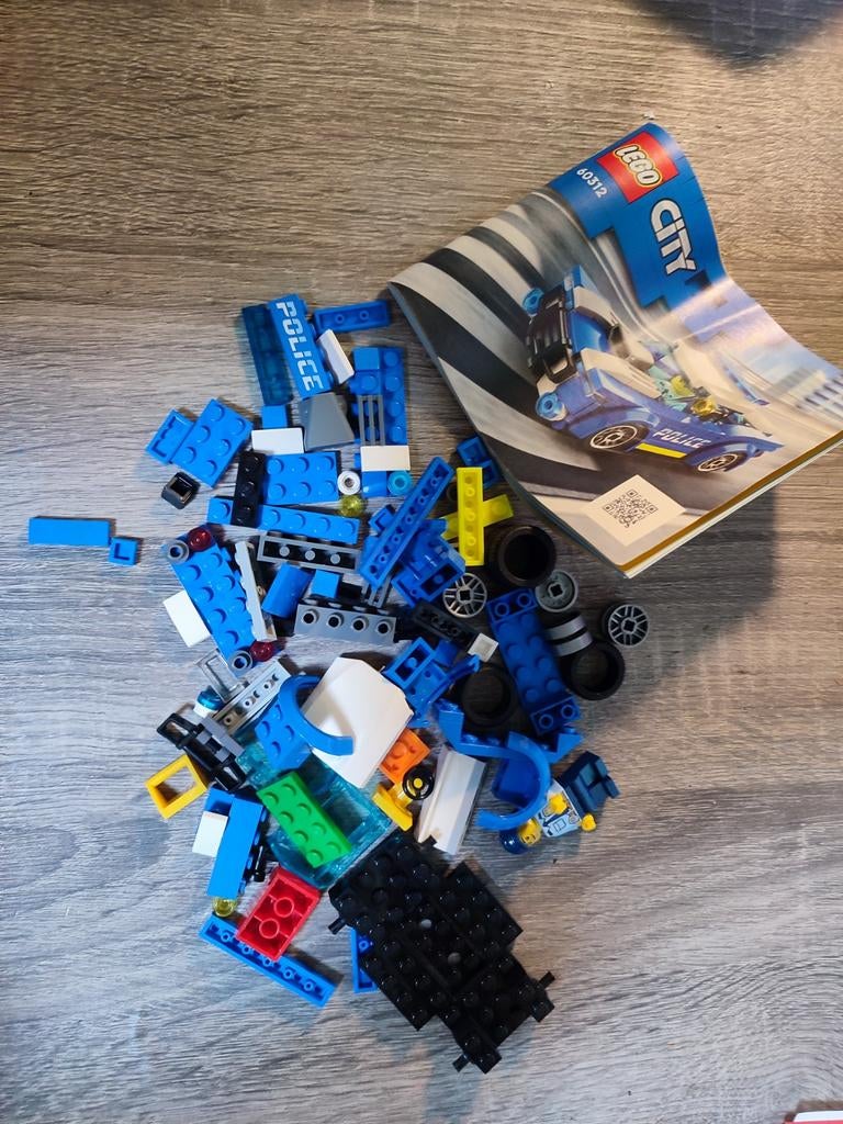 Lego la voiture de police, Enfants & Bébés, Jouets | Blocs de construction