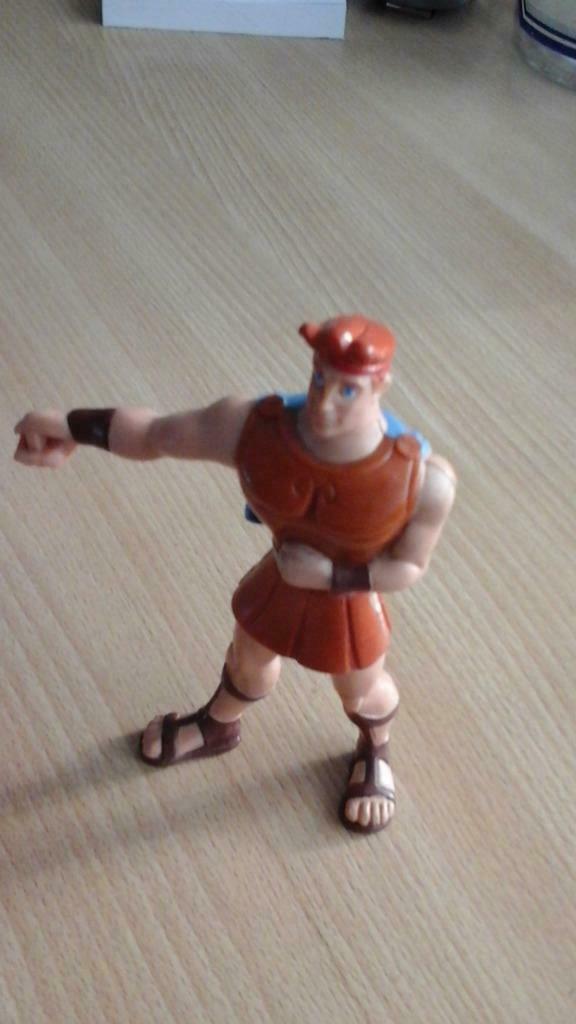 Disney beeldje H: 11 cm, Ophalen of Verzenden, Overige figuren, Zo goed als nieuw, Beeldje of Figuurtje