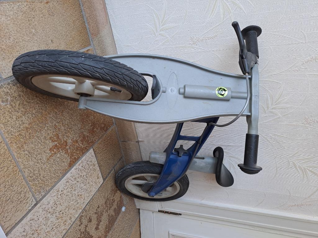 FIRSTbike basic blauw met rem + verlagingskit, Kinderen en Baby's, Speelgoed | Buiten | Voertuigen en Loopfietsen, Gebruikt, Loopfiets