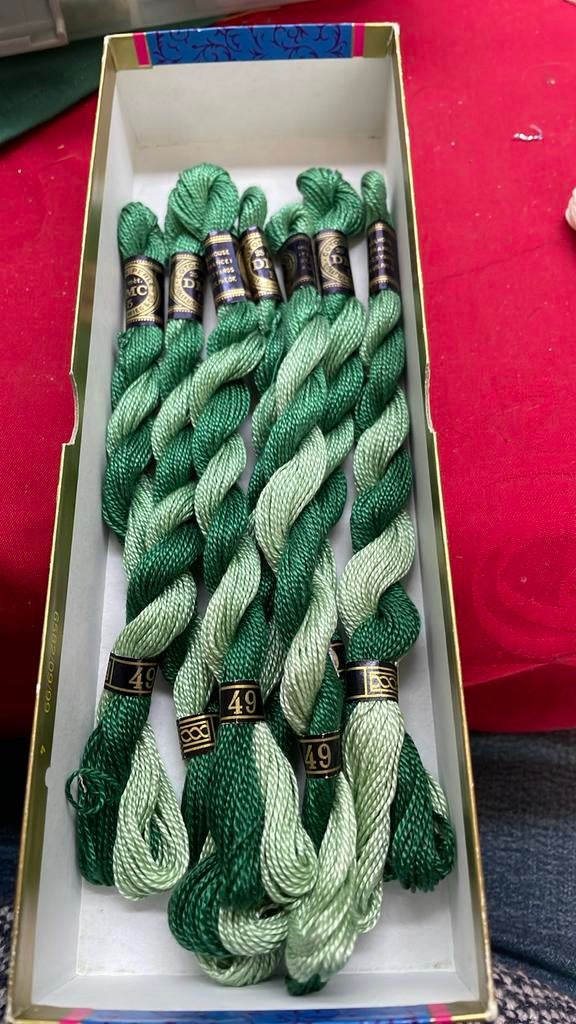 7 strengen dmc 5 perle nr 49, Hobby en Vrije tijd, Ophalen of Verzenden