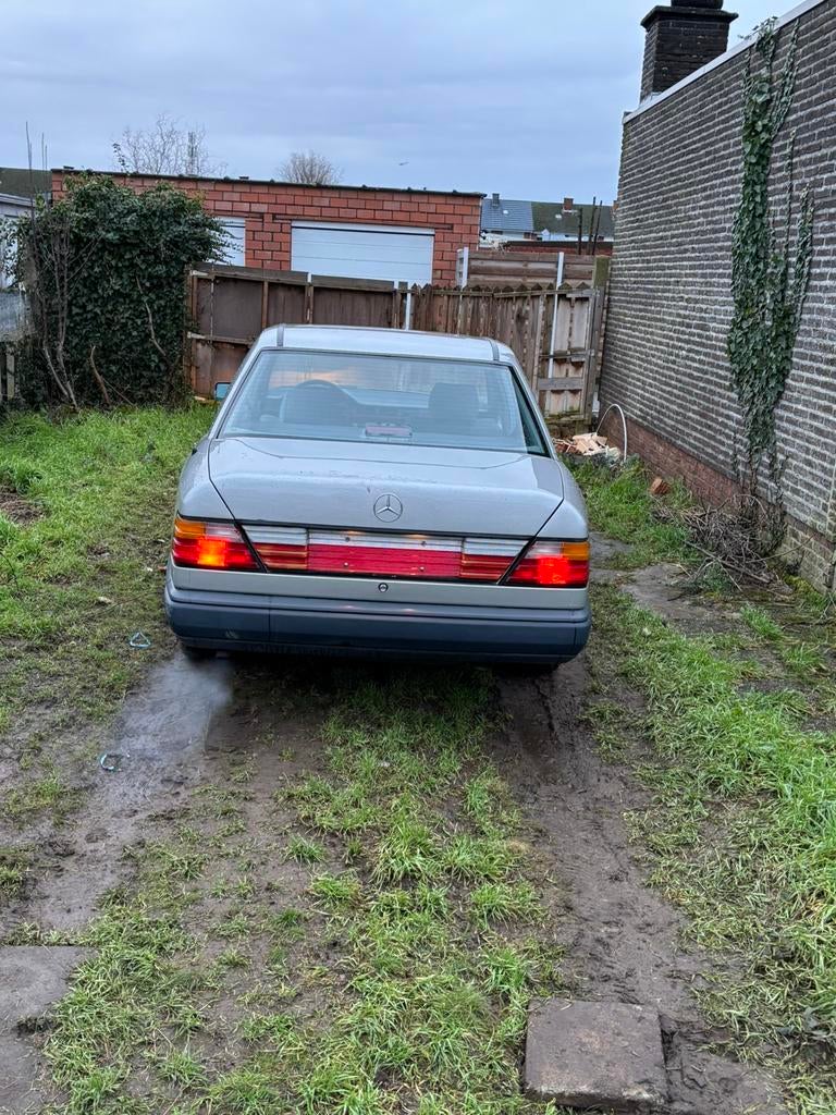 Mercedes Benz E200 Oldtimer Benzine 155000km Keuring voor v, foto 9