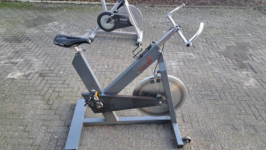 Aerobic fiets/ hometrainer met stalen frame, Sport en Fitness, Fitnessmaterialen, Ophalen, Gebruikt