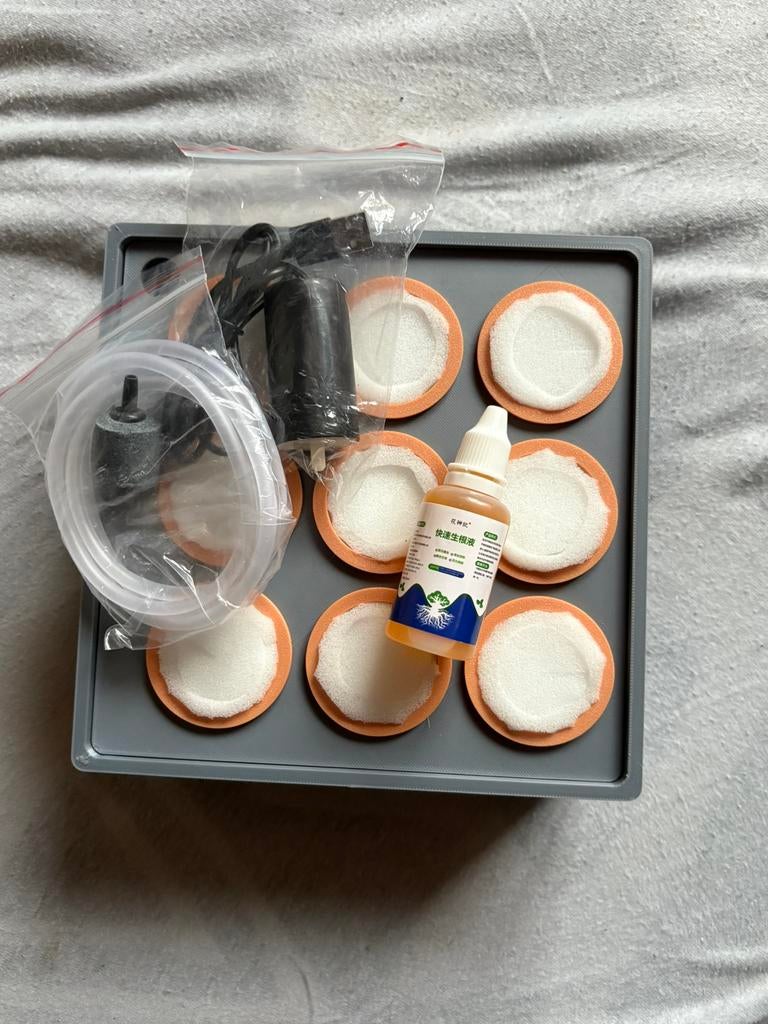 Kit complet Hydroponique 9 paniers pompe  engrais et mousse, Enlèvement ou Envoi, Comme neuf