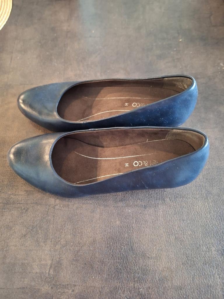 Elegante nieuwe blauwe pumps met anti-slipzool, Ophalen of Verzenden, Zo goed als nieuw, Pumps