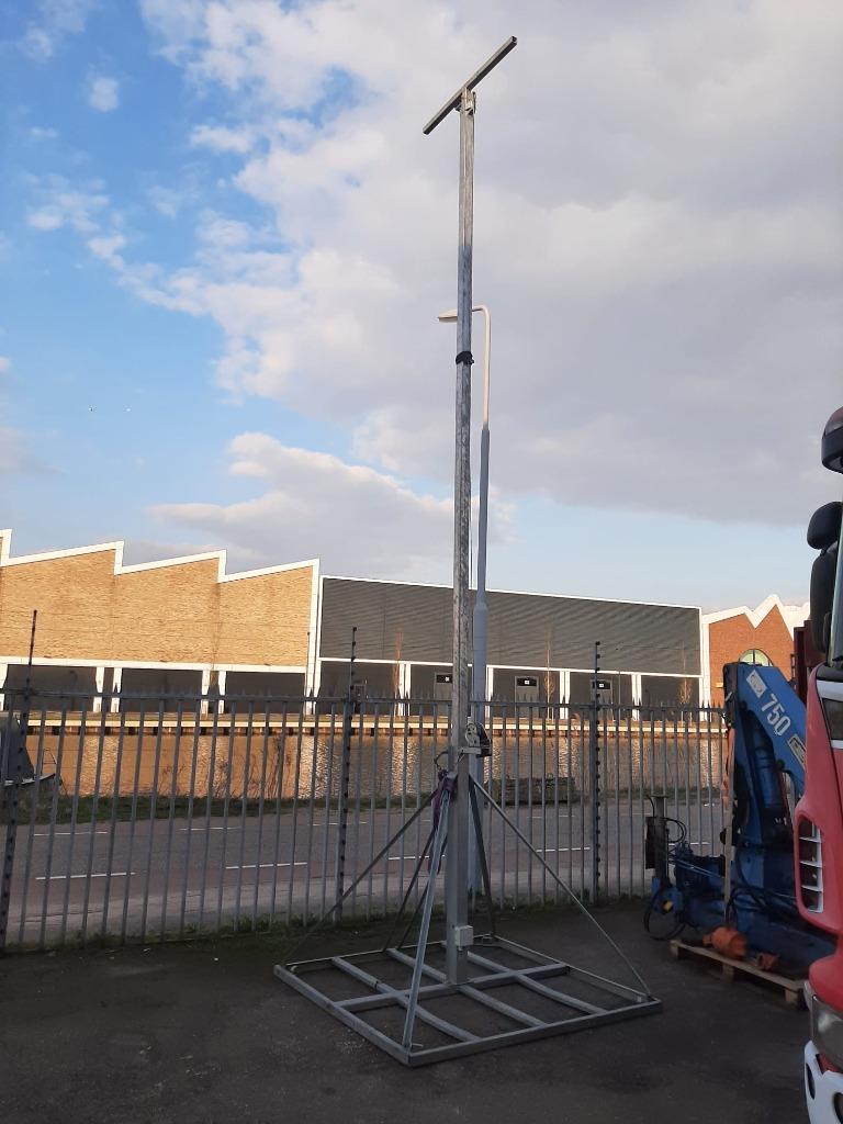 losse lichtmast op voet werkt met lier, Doe-het-zelf en Bouw, Ophalen, Gebruikt, Lamp, Met statief