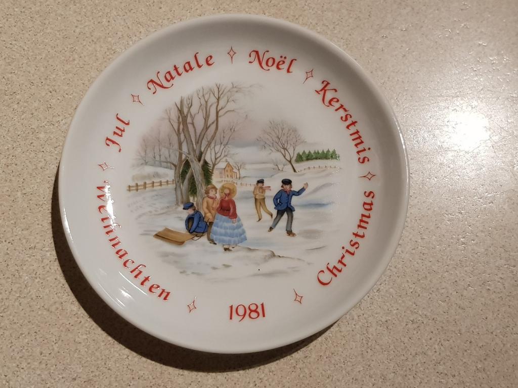 AVON porselein sierbordje Kerstmis 1981, Enlèvement ou Envoi