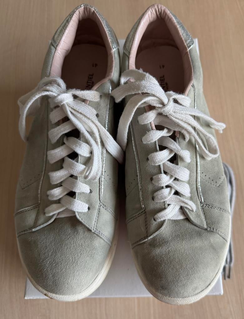 Sneakers Essentiel, Kleding | Dames, Schoenen, Ophalen of Verzenden, Sneakers, Grijs, Gedragen