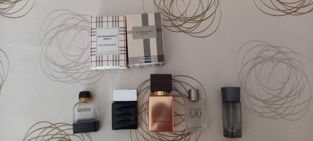 Miniatuur reuk/parfum flesjes @ 50 cent per stuk, Verzamelen, Ophalen of Verzenden, Gebruikt, Miniatuur