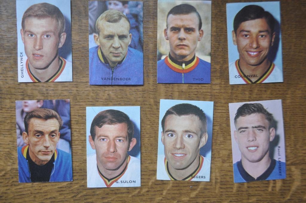 VICTORIA 8 PRENTJES VOETBALSPELERS, Ophalen of Verzenden, Gebruikt, Meerdere plaatjes