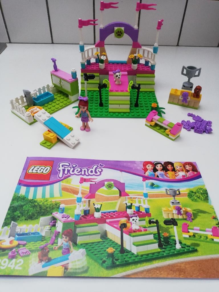 lego 3942 friends Heartlake dog show, Kinderen en Baby's, Ophalen of Verzenden, Zo goed als nieuw, Complete set, Lego