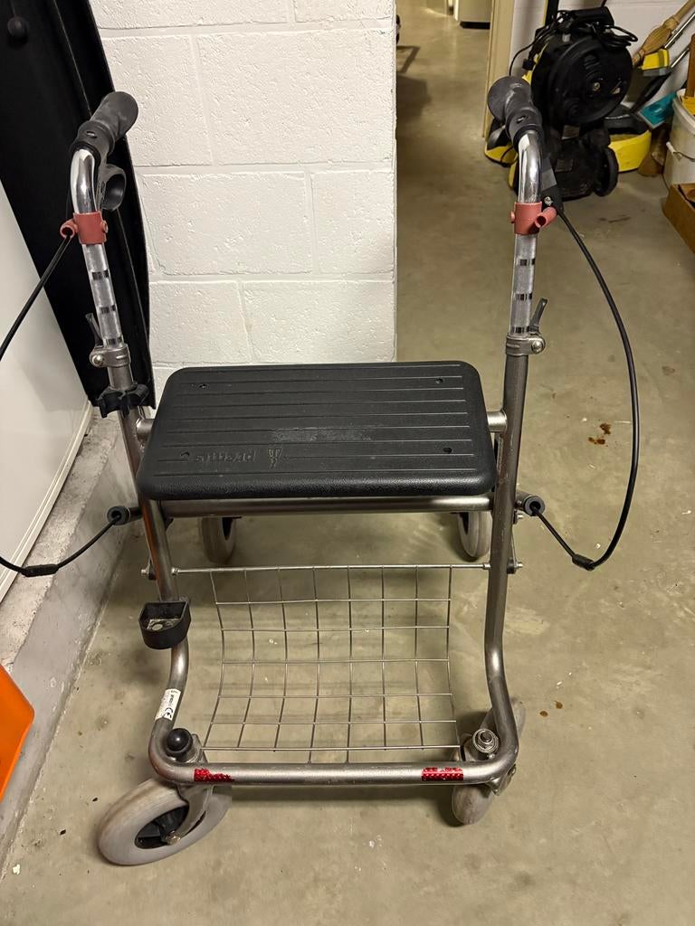 Stabiele rollator Premis met vier wielen en remmen, Ophalen, Lichtgewicht, Gebruikt