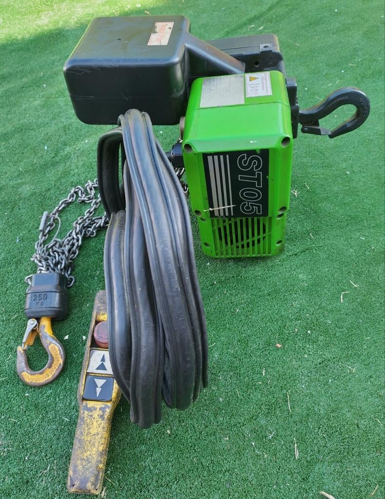 Palan électrique à chaîne de marque STAHL ST05, Enlèvement ou Envoi, Utilisé, Électrique