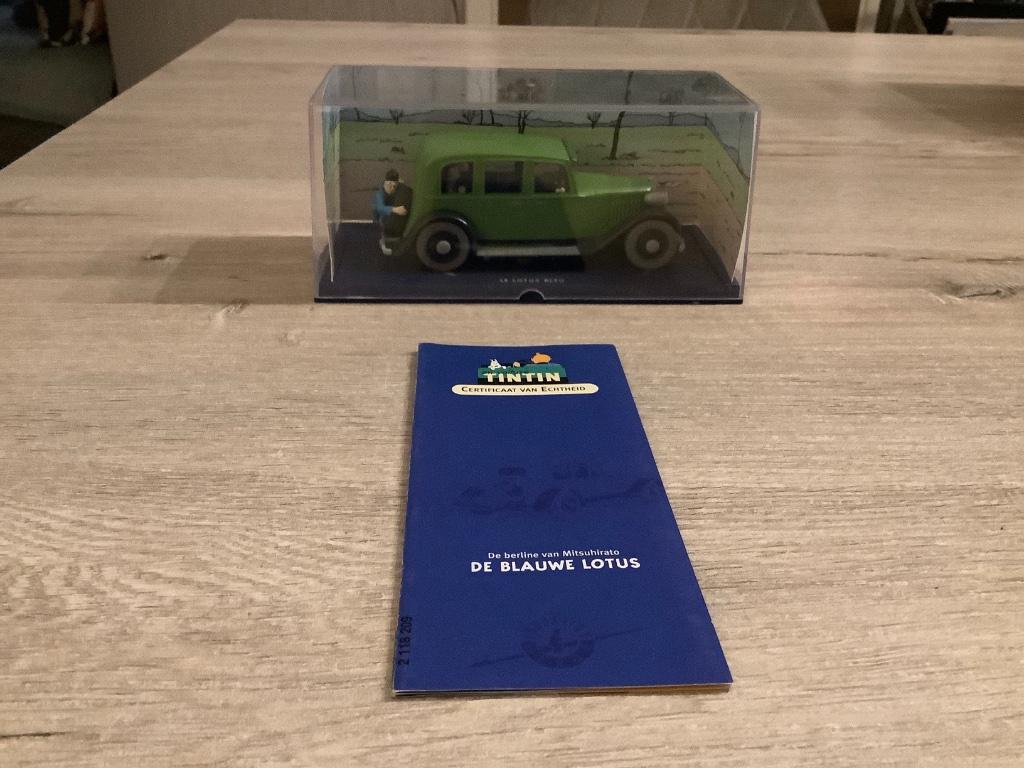 Voiture miniature Tintin Le Lotus bleu (Nouveauté) (échelle, Collections, Enlèvement ou Envoi, Tintin, Neuf, Statue ou Figurine