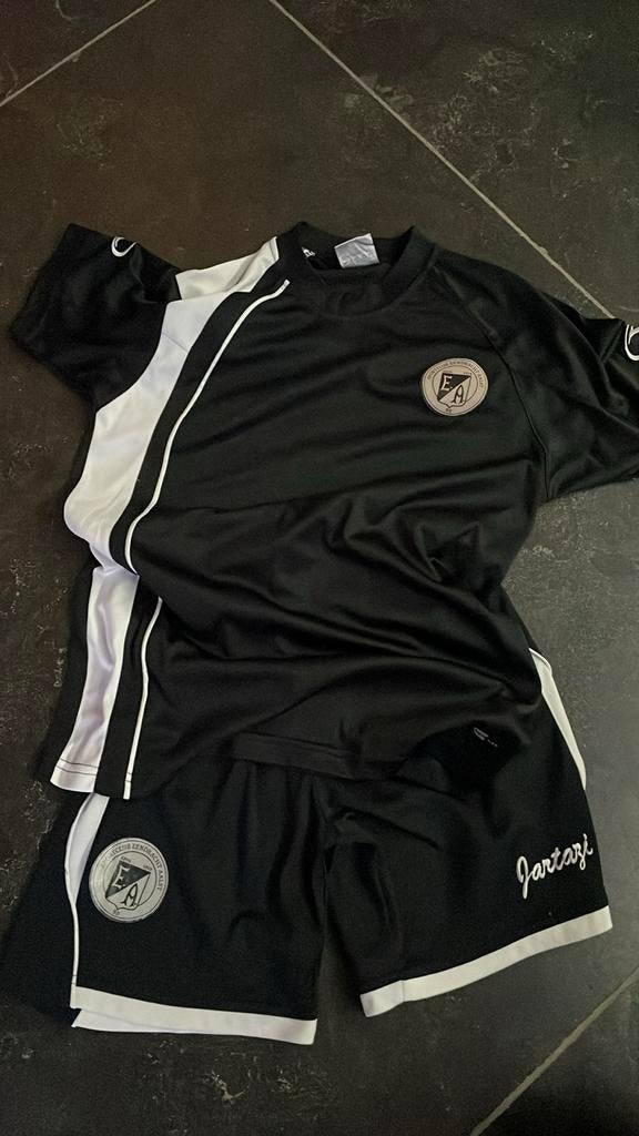 2 sets Adidas en jartazi 10 jaar, Ophalen of Verzenden