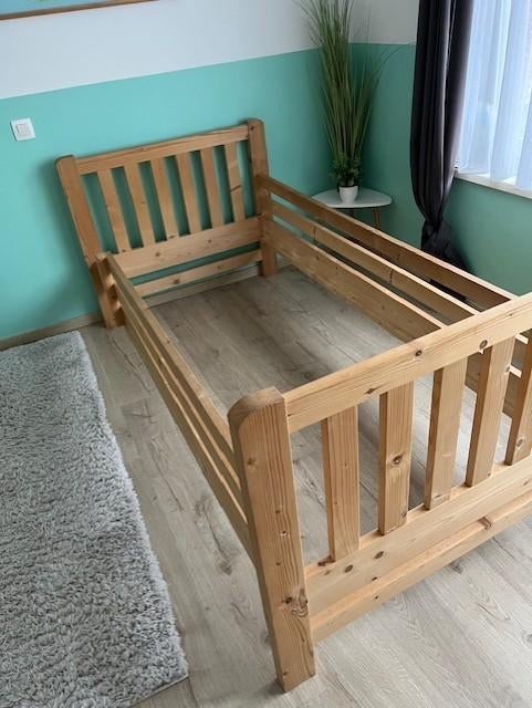 Kinder Bed uit vol hout, Enlèvement, Comme neuf