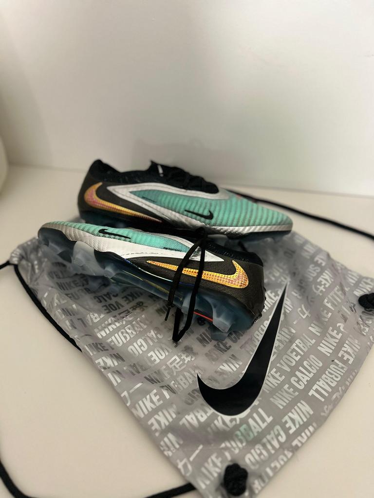 Nike phantoms, Enlèvement, Comme neuf