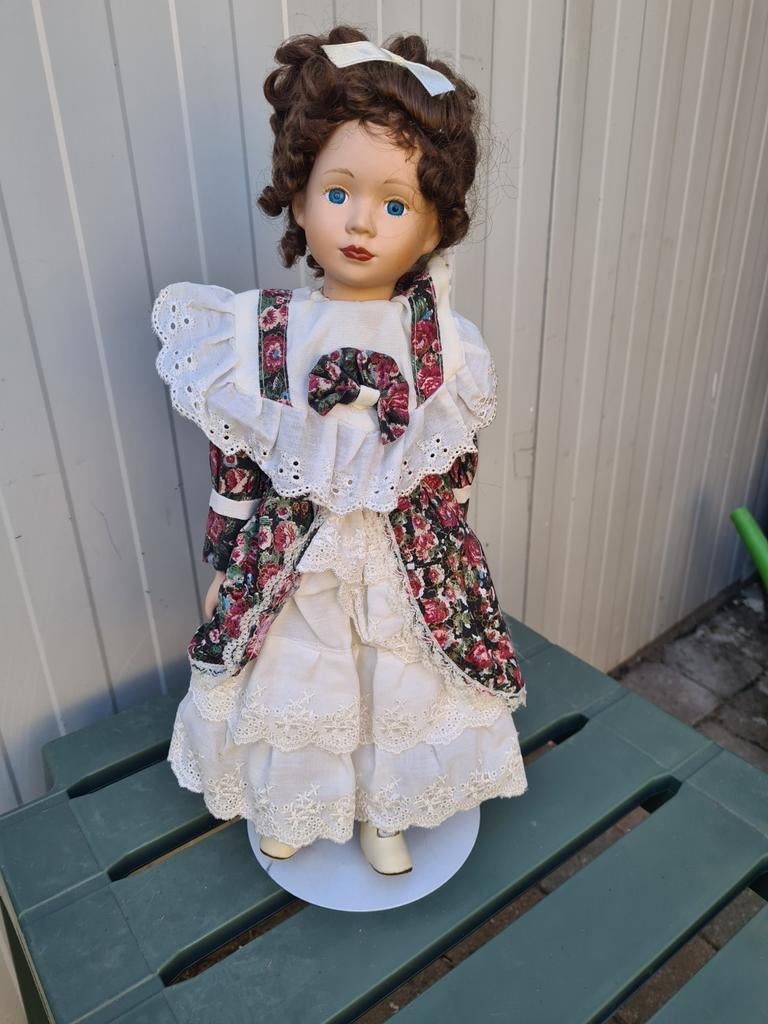 Poupée vintage avec robe, Enlèvement ou Envoi, Utilisé, Poupée