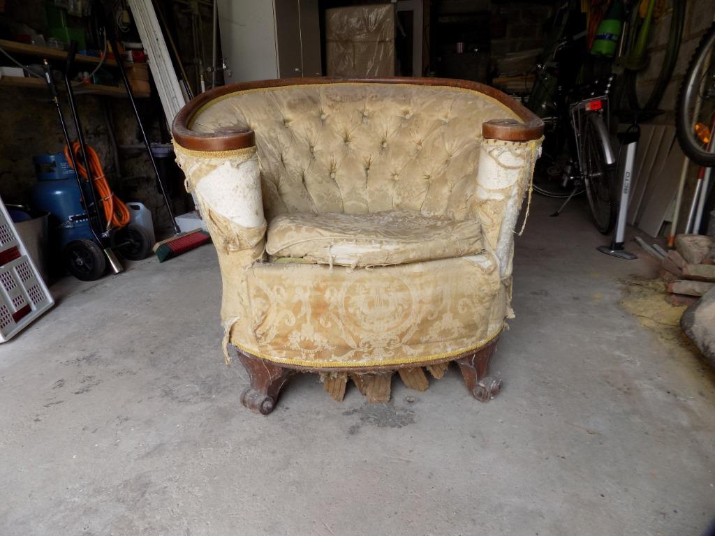 Fauteuil acajou à restaurer, Enlèvement