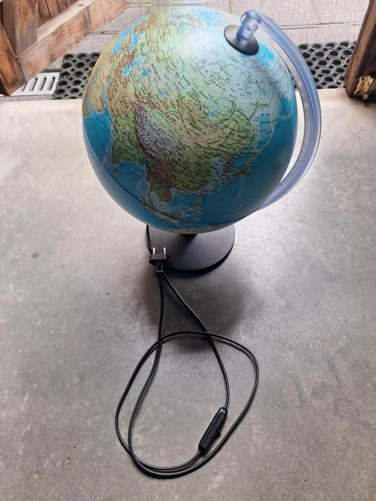 Lichtgevende wereldbol - diameter +- 25 cm, Ophalen of Verzenden, Verlicht, Zo goed als nieuw
