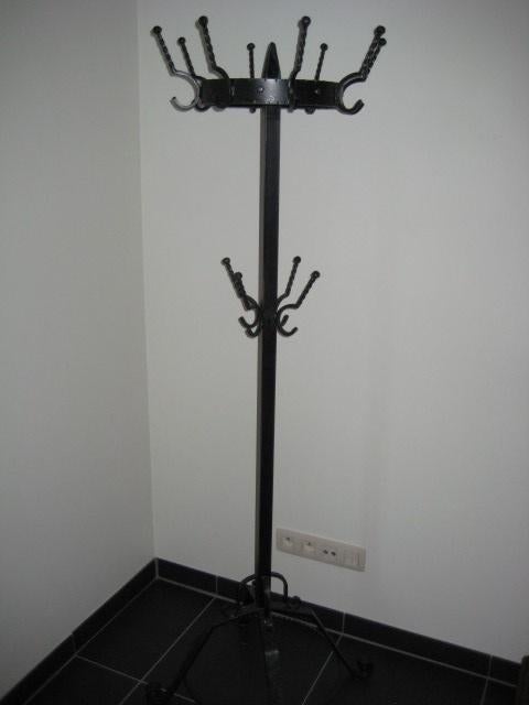 Porte-manteau en fer forgé, indestructible, très stable,, Enlèvement, Comme neuf, Portemanteau sur pied