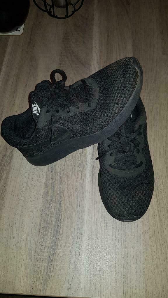 nike schoenen maat 40, Nike, Ophalen of Verzenden, Zo goed als nieuw, Sportschoenen