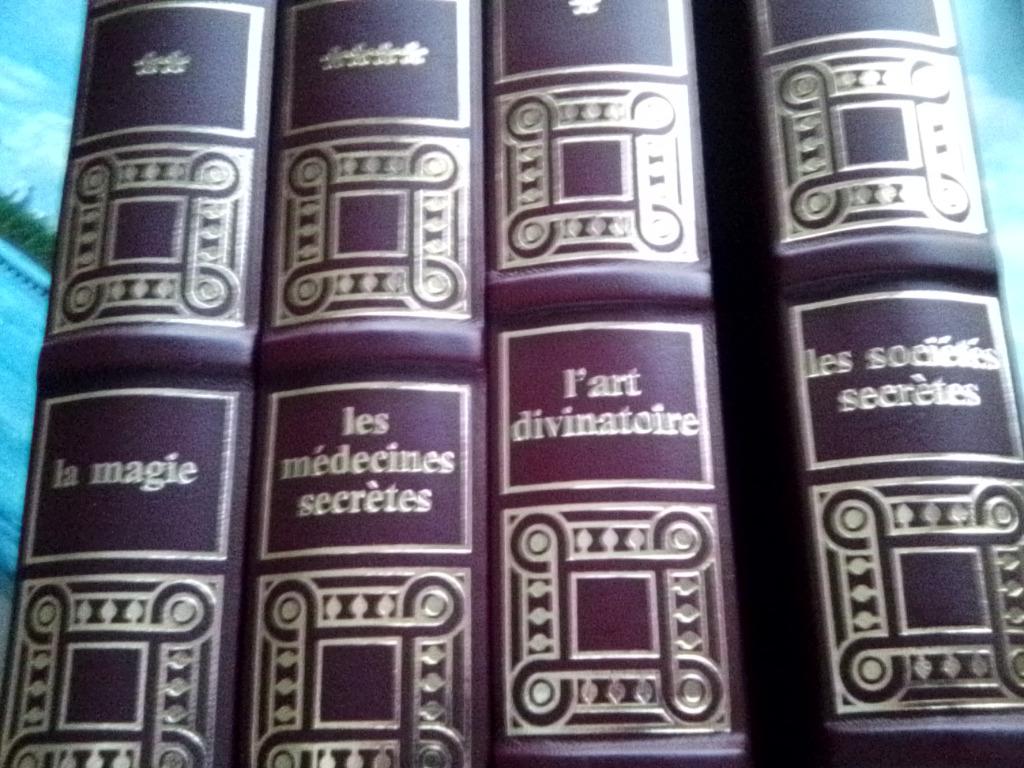Les sciences occultes et divinatoires (4 volumes), Enlèvement, Neuf, Astrologie, Conte Chausson