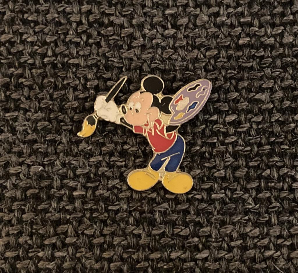 PIN - DISNEY - MICKEY MOUSE - SCHILDER, Enlèvement ou Envoi, Utilisé, Figurine, Insigne ou Pin's