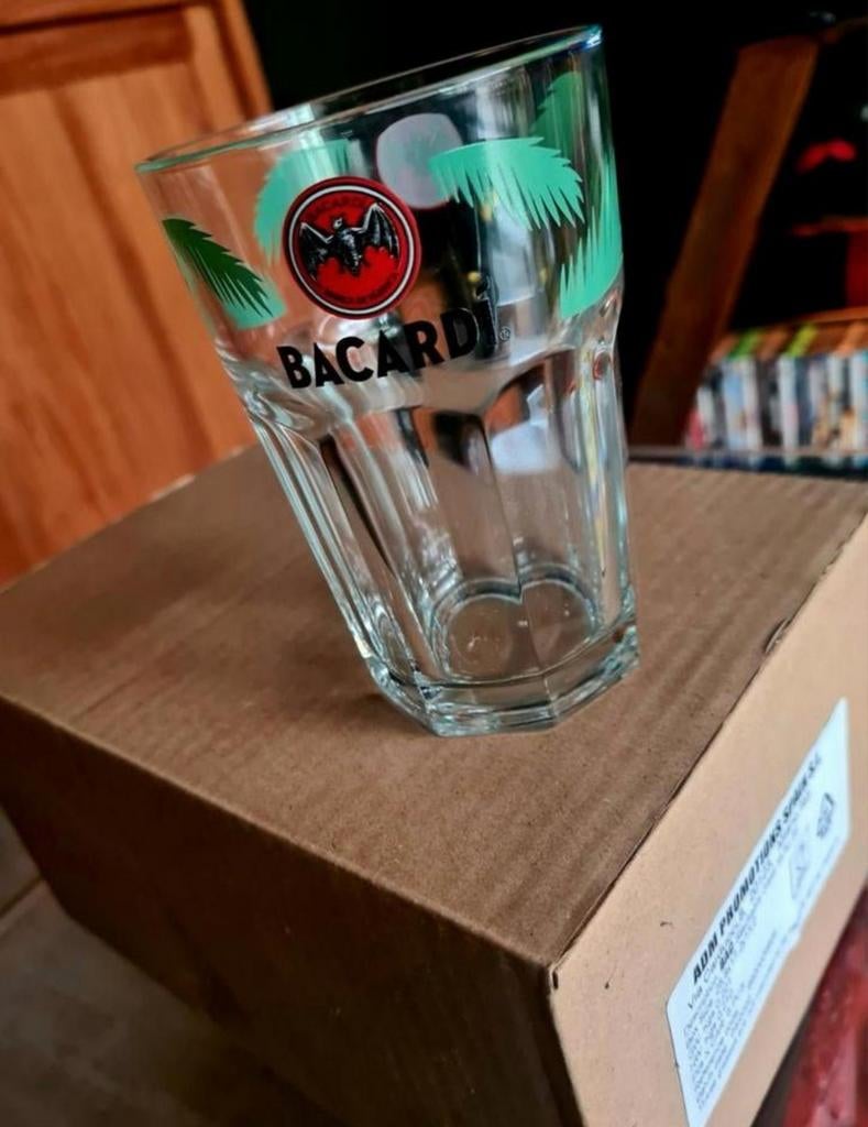 Bacardi nieuwe glazen, Verzamelen, Ophalen of Verzenden, Nieuw