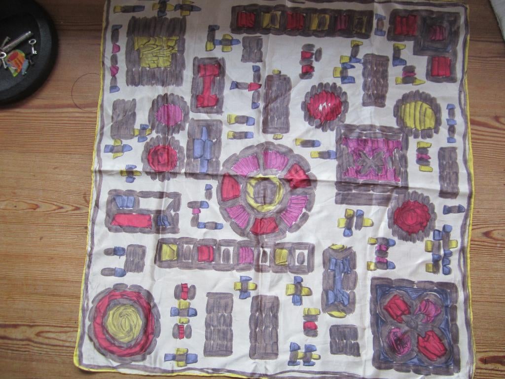 Foulard en soie (années 50-60), Enlèvement ou Envoi, Porté