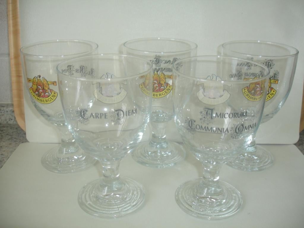 Bierglazen Grimbergen met achteraan een Latijnse tekst, Verzamelen, Ophalen of Verzenden, Zo goed als nieuw, Glas of Glazen, Overige merken