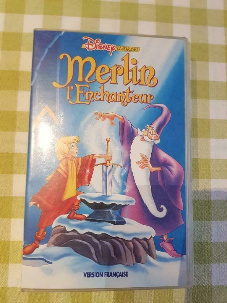 Cassette VHS Disney Merlin l'enchanteur, Enlèvement ou Envoi, Dessin animé, Tous les âges, Utilisé