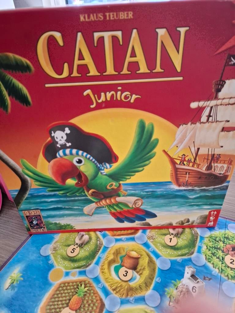Catan Junior 999 games vanaf 6j € 25, Hobby en Vrije tijd, Ophalen of Verzenden, Zo goed als nieuw