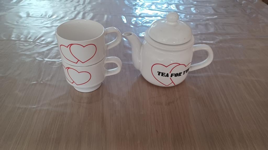 Theekannetje en 2 kopjes, Ophalen, Zo goed als nieuw, Overige stijlen, Overige typen