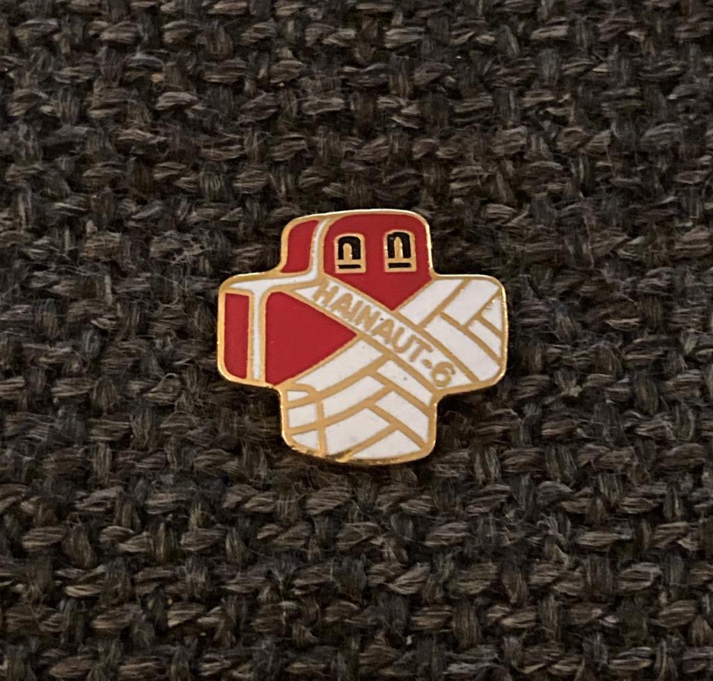 PIN - HAINAUT - HENEGOUWEN, Envoi, Utilisé, Ville ou Campagne, Insigne ou Pin's