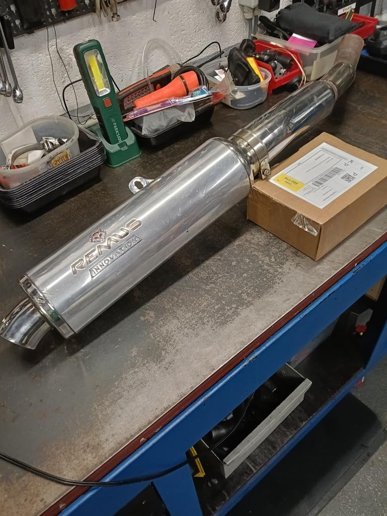 Échappement Remus GSXR, Enlèvement