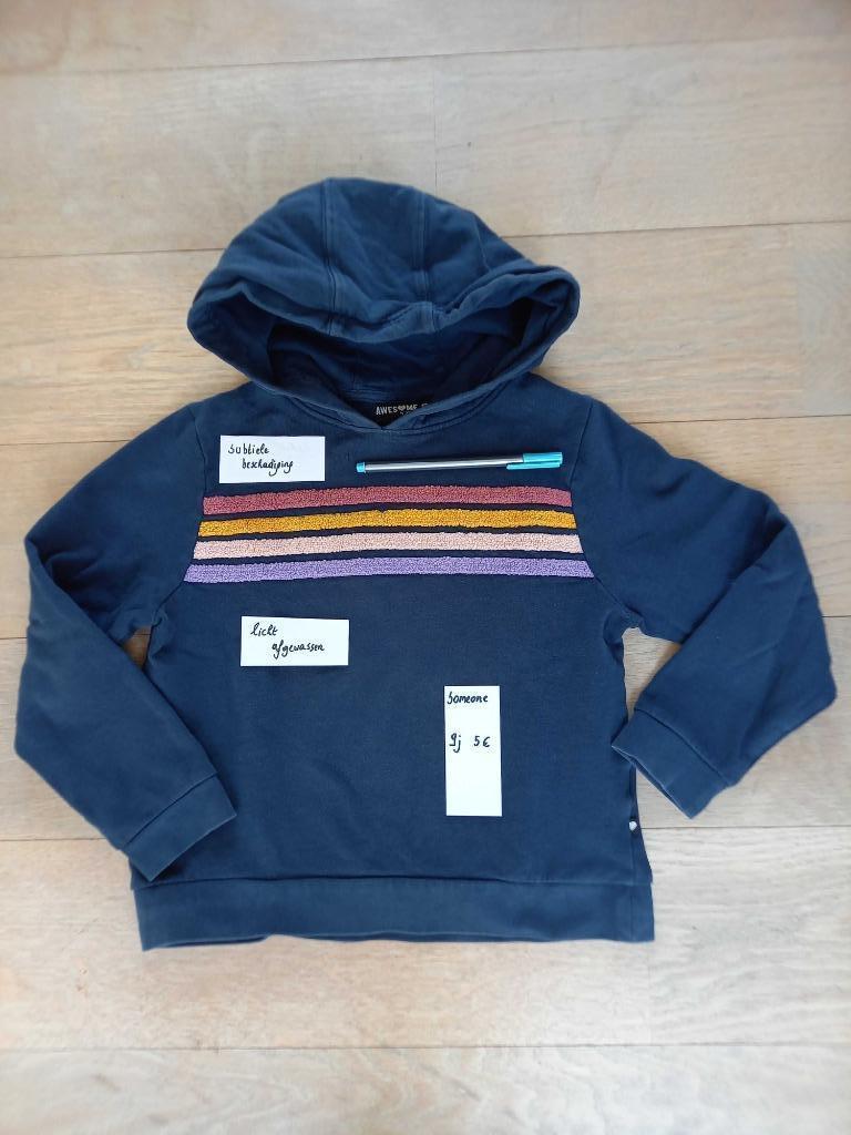 Stoere donkerblauwe hoodie Someone 9 J - maat 134, Gebruikt, Meisje, Trui of Vest, Ophalen of Verzenden