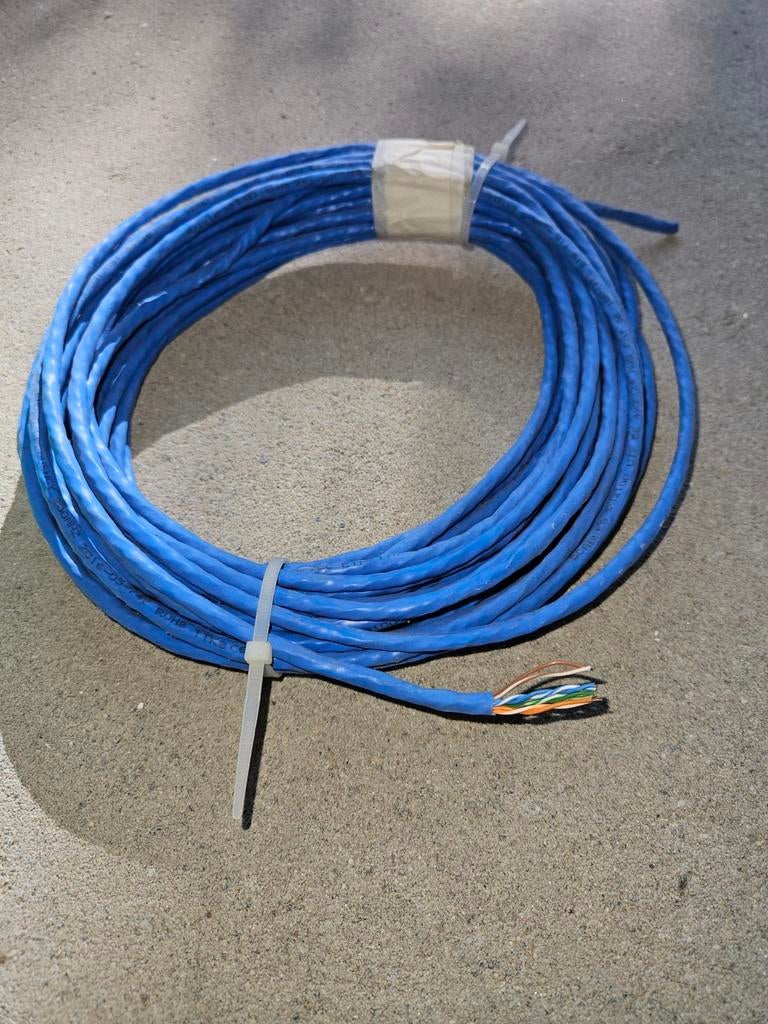 UTP cat5 kabel, Computers en Software, Pc- en Netwerkkabels, Ophalen of Verzenden, Zo goed als nieuw